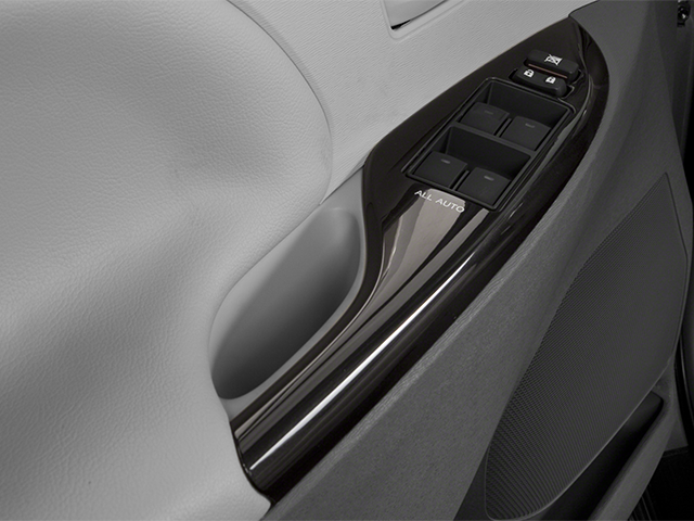 2014 Toyota Sienna XLE AAS