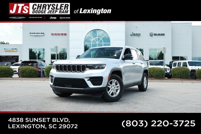 2023 Jeep Grand Cherokee Laredo 4x2
