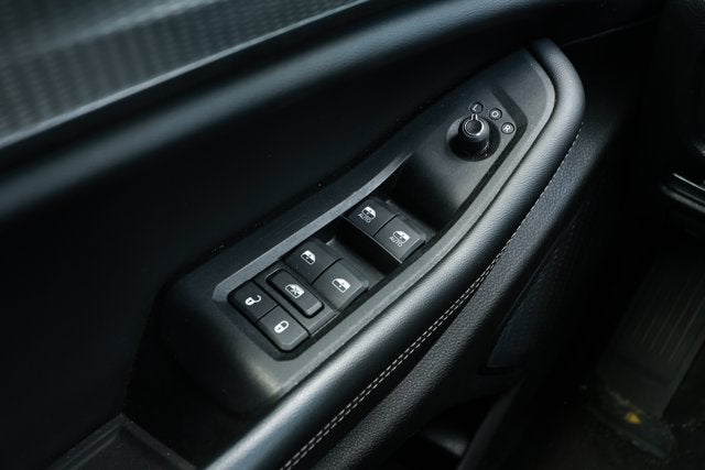 2023 Jeep Grand Cherokee Laredo 4x2