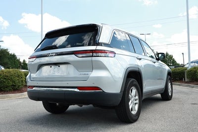 2023 Jeep Grand Cherokee Laredo 4x2