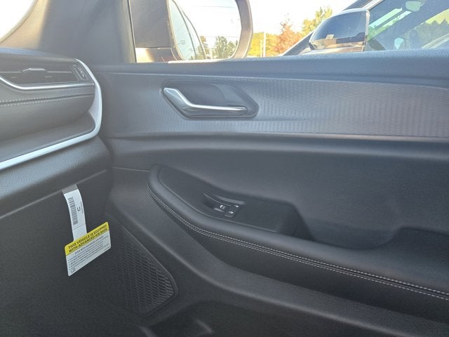 2025 Jeep Grand Cherokee GRAND CHEROKEE LAREDO X 4X2