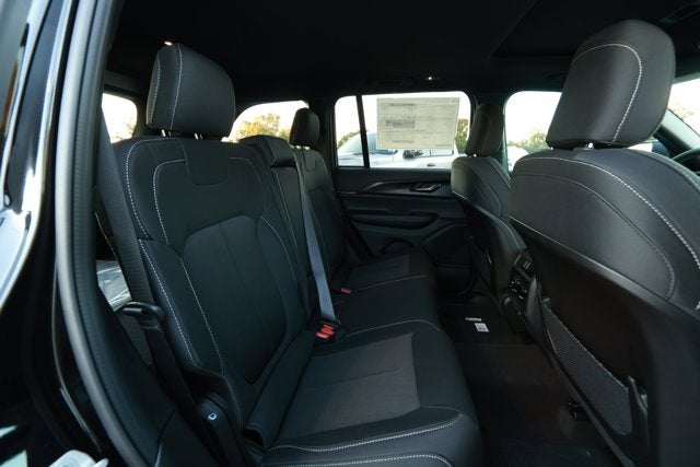 2025 Jeep Grand Cherokee GRAND CHEROKEE LAREDO X 4X2