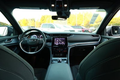 2025 Jeep Grand Cherokee GRAND CHEROKEE LAREDO X 4X2