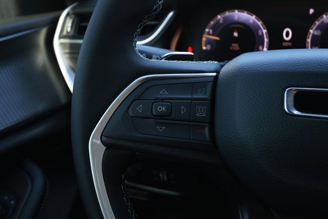 2025 Jeep Grand Cherokee GRAND CHEROKEE LAREDO X 4X2