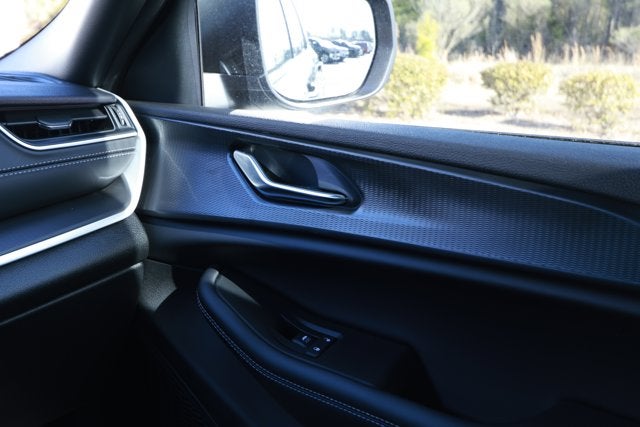 2025 Jeep Grand Cherokee GRAND CHEROKEE LAREDO X 4X2