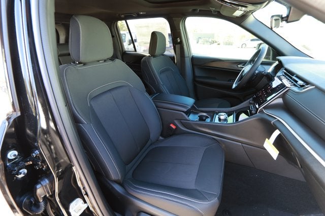 2025 Jeep Grand Cherokee GRAND CHEROKEE LAREDO X 4X2