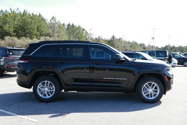 2025 Jeep Grand Cherokee GRAND CHEROKEE LAREDO X 4X2