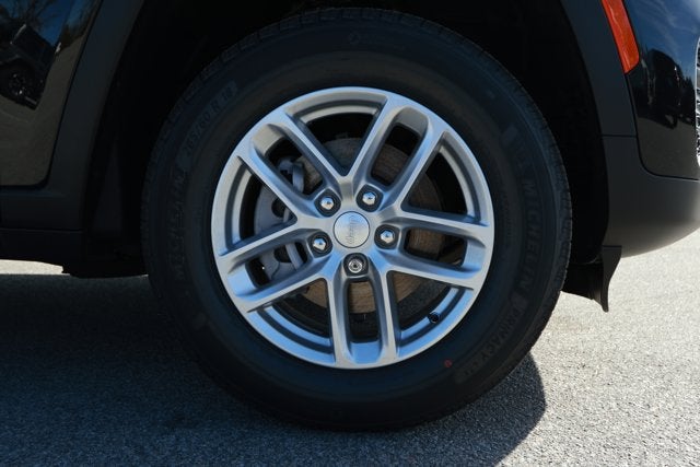 2025 Jeep Grand Cherokee GRAND CHEROKEE LAREDO X 4X2