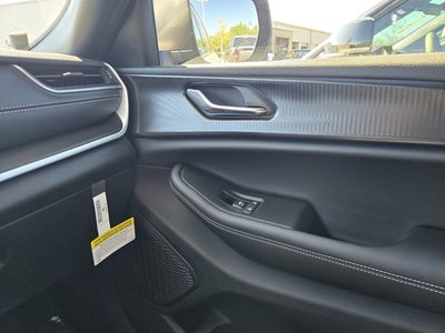 2025 Jeep Grand Cherokee GRAND CHEROKEE LAREDO X 4X2