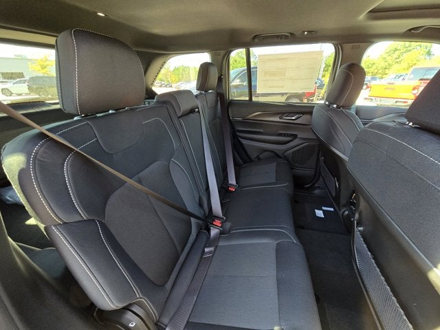 2025 Jeep Grand Cherokee GRAND CHEROKEE LAREDO X 4X2