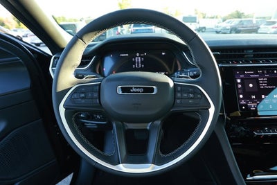 2025 Jeep Grand Cherokee GRAND CHEROKEE LAREDO X 4X2