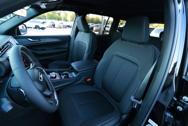 2025 Jeep Grand Cherokee GRAND CHEROKEE LAREDO X 4X2