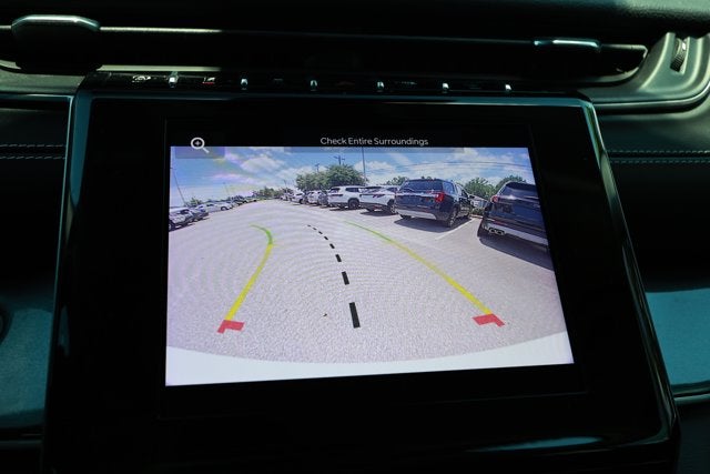 2023 Jeep Grand Cherokee Laredo 4x2