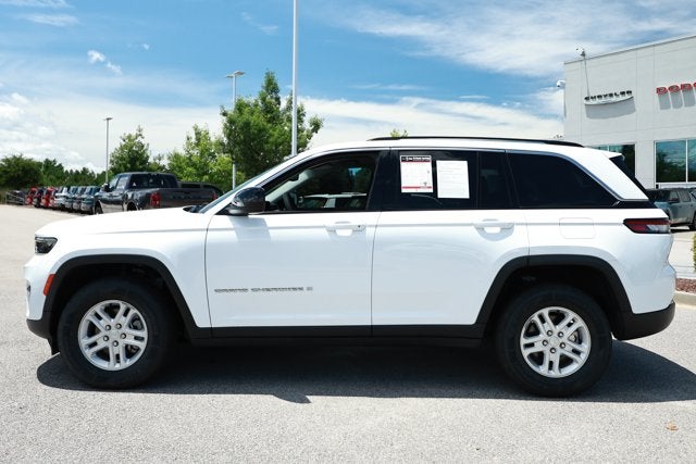 2023 Jeep Grand Cherokee Laredo 4x2