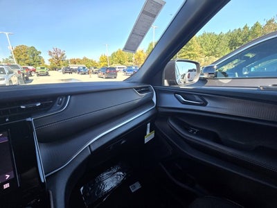 2025 Jeep Grand Cherokee GRAND CHEROKEE LAREDO X 4X2