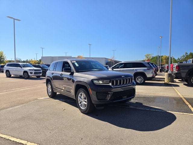 2025 Jeep Grand Cherokee GRAND CHEROKEE LAREDO X 4X2
