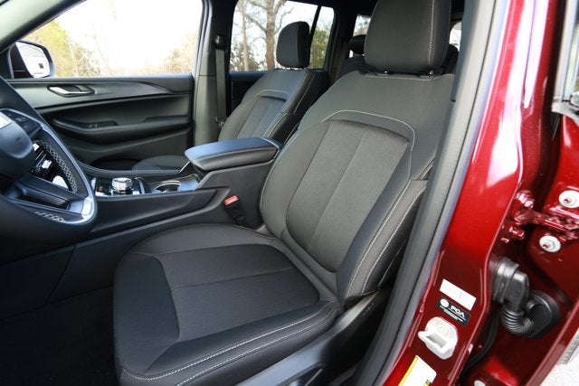 2025 Jeep Grand Cherokee GRAND CHEROKEE LAREDO X 4X2