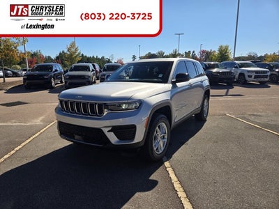 2025 Jeep Grand Cherokee GRAND CHEROKEE LAREDO X 4X2
