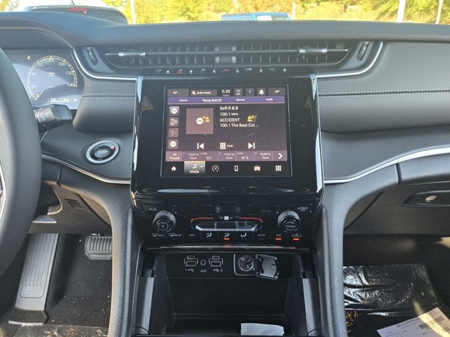 2025 Jeep Grand Cherokee GRAND CHEROKEE LAREDO X 4X2