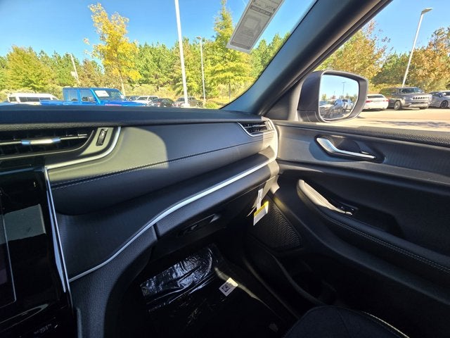 2025 Jeep Grand Cherokee GRAND CHEROKEE LAREDO X 4X2