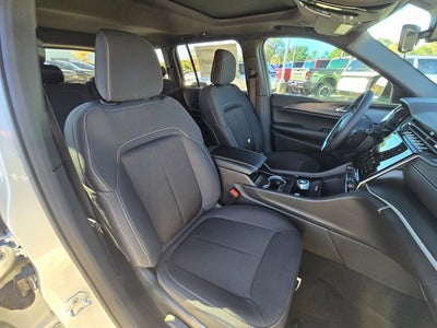 2025 Jeep Grand Cherokee GRAND CHEROKEE LAREDO X 4X2