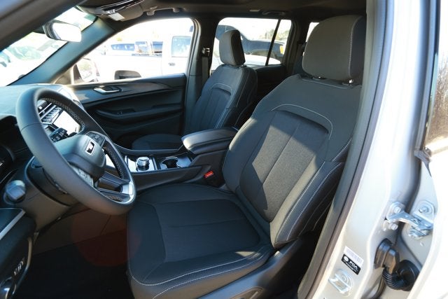 2025 Jeep Grand Cherokee GRAND CHEROKEE LAREDO X 4X2