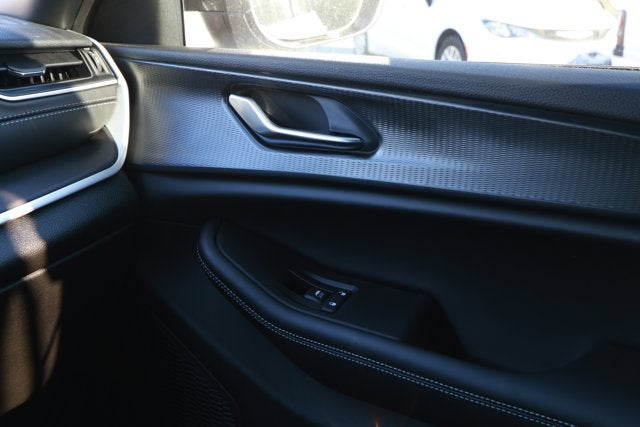 2025 Jeep Grand Cherokee GRAND CHEROKEE LAREDO X 4X2