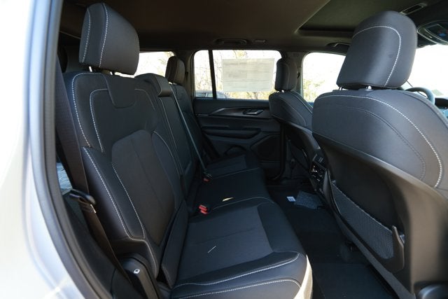 2025 Jeep Grand Cherokee GRAND CHEROKEE LAREDO X 4X2