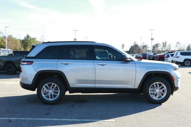 2025 Jeep Grand Cherokee GRAND CHEROKEE LAREDO X 4X2