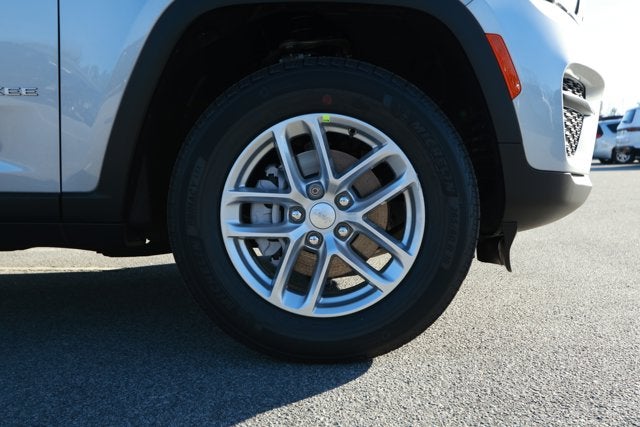 2025 Jeep Grand Cherokee GRAND CHEROKEE LAREDO X 4X2