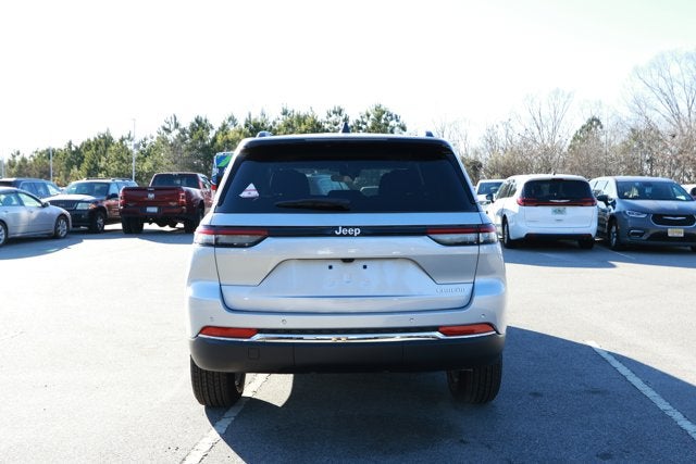 2025 Jeep Grand Cherokee GRAND CHEROKEE LAREDO X 4X2