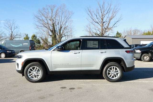 2025 Jeep Grand Cherokee GRAND CHEROKEE LAREDO X 4X2