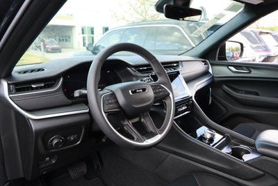 2025 Jeep Grand Cherokee GRAND CHEROKEE LAREDO X 4X2