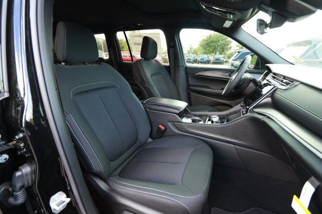 2025 Jeep Grand Cherokee GRAND CHEROKEE LAREDO X 4X2