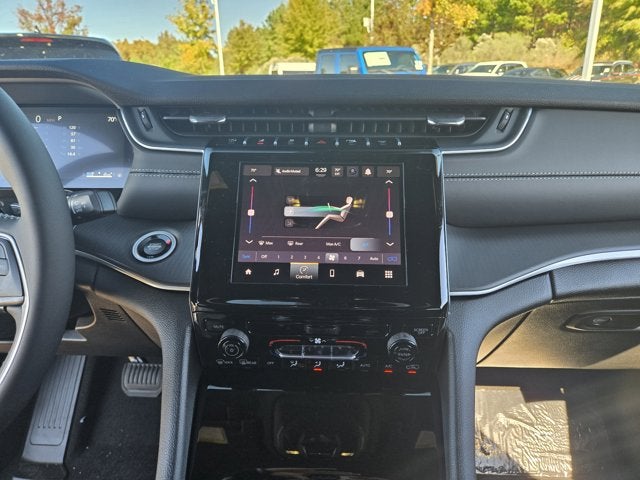 2025 Jeep Grand Cherokee GRAND CHEROKEE LAREDO X 4X2