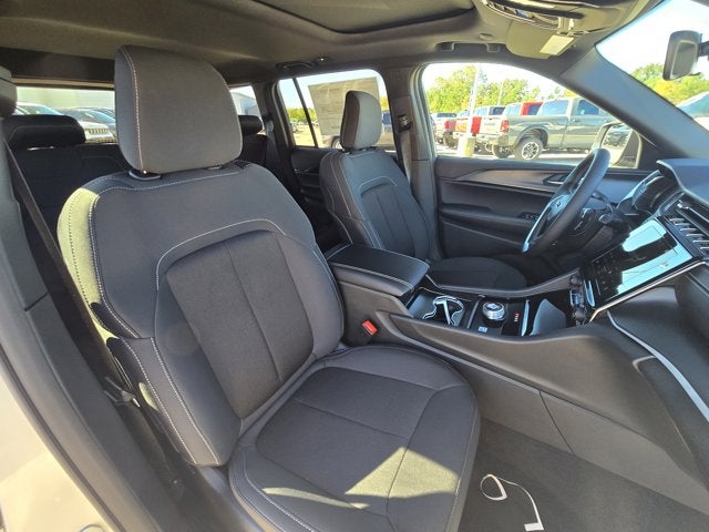 2025 Jeep Grand Cherokee GRAND CHEROKEE LAREDO X 4X2