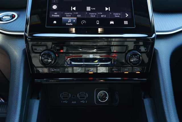 2025 Jeep Grand Cherokee GRAND CHEROKEE LAREDO X 4X2