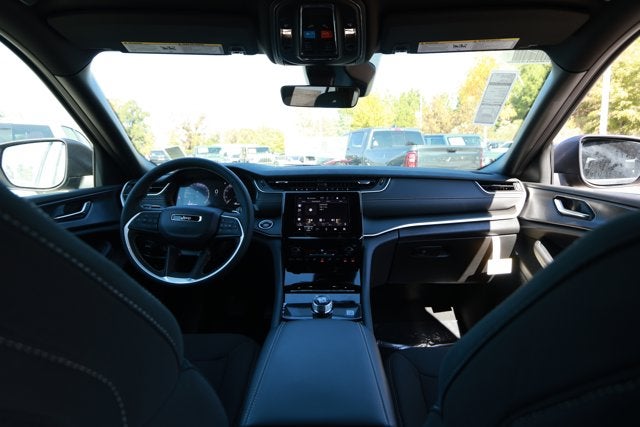 2025 Jeep Grand Cherokee GRAND CHEROKEE LAREDO X 4X2