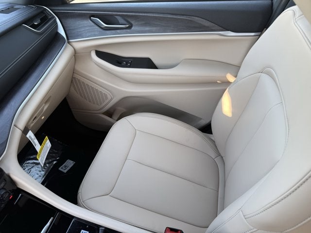 2025 Jeep Grand Cherokee GRAND CHEROKEE LIMITED 4X2