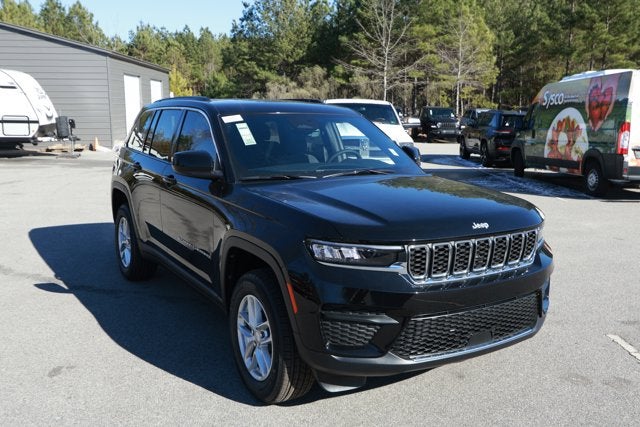 2025 Jeep Grand Cherokee GRAND CHEROKEE LAREDO X 4X4
