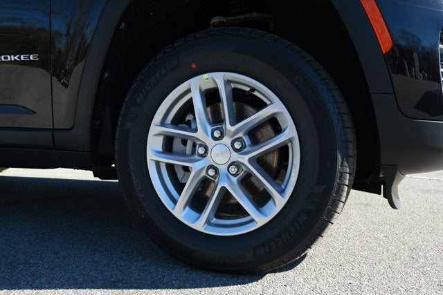 2025 Jeep Grand Cherokee GRAND CHEROKEE LAREDO X 4X4