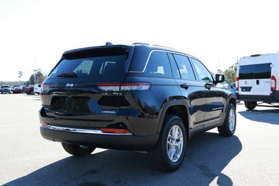 2025 Jeep Grand Cherokee GRAND CHEROKEE LAREDO X 4X4