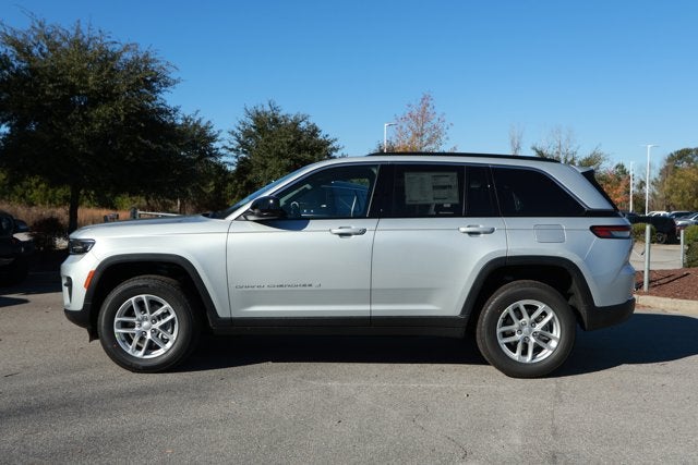 2025 Jeep Grand Cherokee GRAND CHEROKEE LAREDO X 4X4