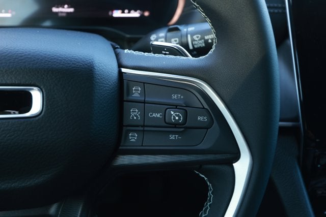 2025 Jeep Grand Cherokee GRAND CHEROKEE LAREDO X 4X4