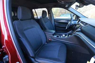 2025 Jeep Grand Cherokee GRAND CHEROKEE LAREDO X 4X4