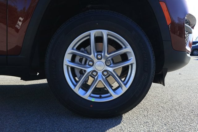 2025 Jeep Grand Cherokee GRAND CHEROKEE LAREDO X 4X4