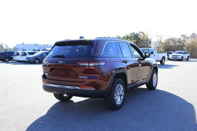 2025 Jeep Grand Cherokee GRAND CHEROKEE LAREDO X 4X4