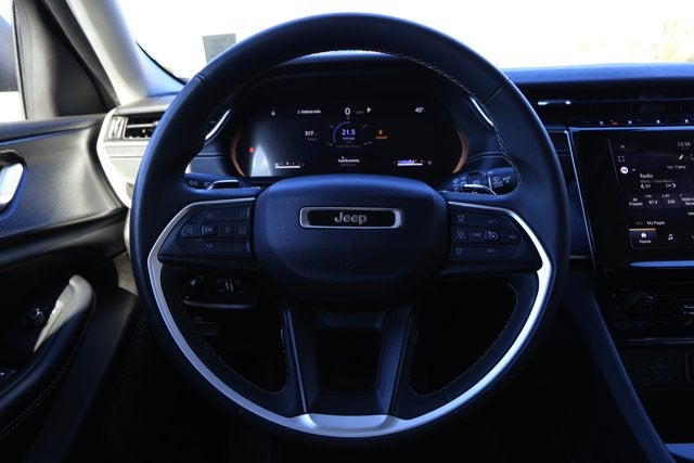 2023 Jeep Grand Cherokee L Laredo 4x2