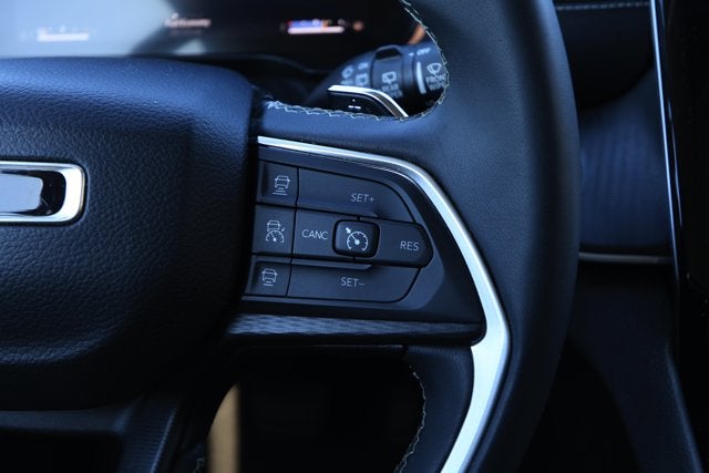 2023 Jeep Grand Cherokee L Laredo 4x2