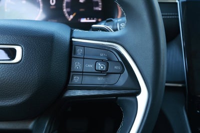 2023 Jeep Grand Cherokee L Laredo 4x2